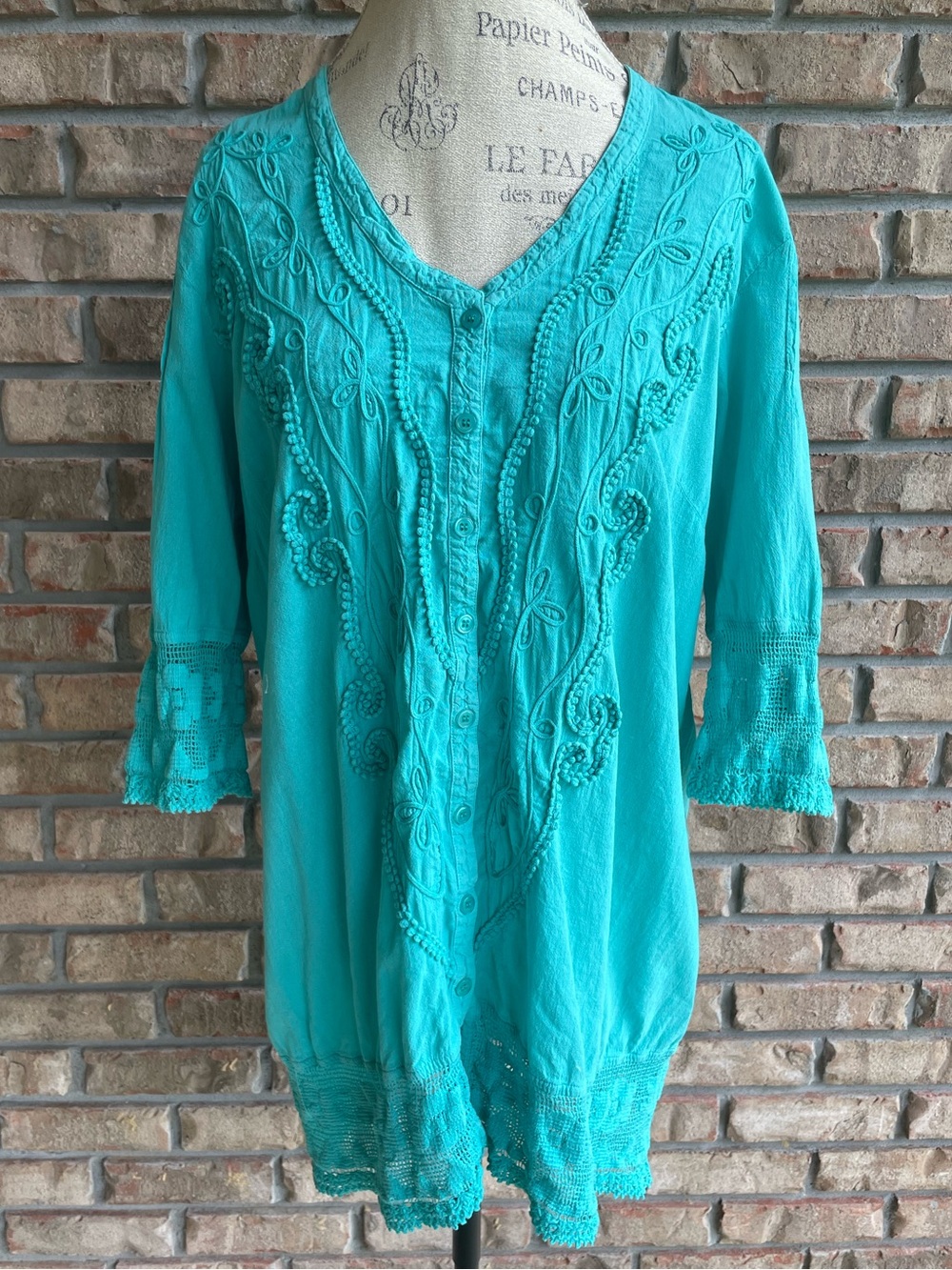 Gretty Zueger Boho Embroidered Turquoise Tunic Top.